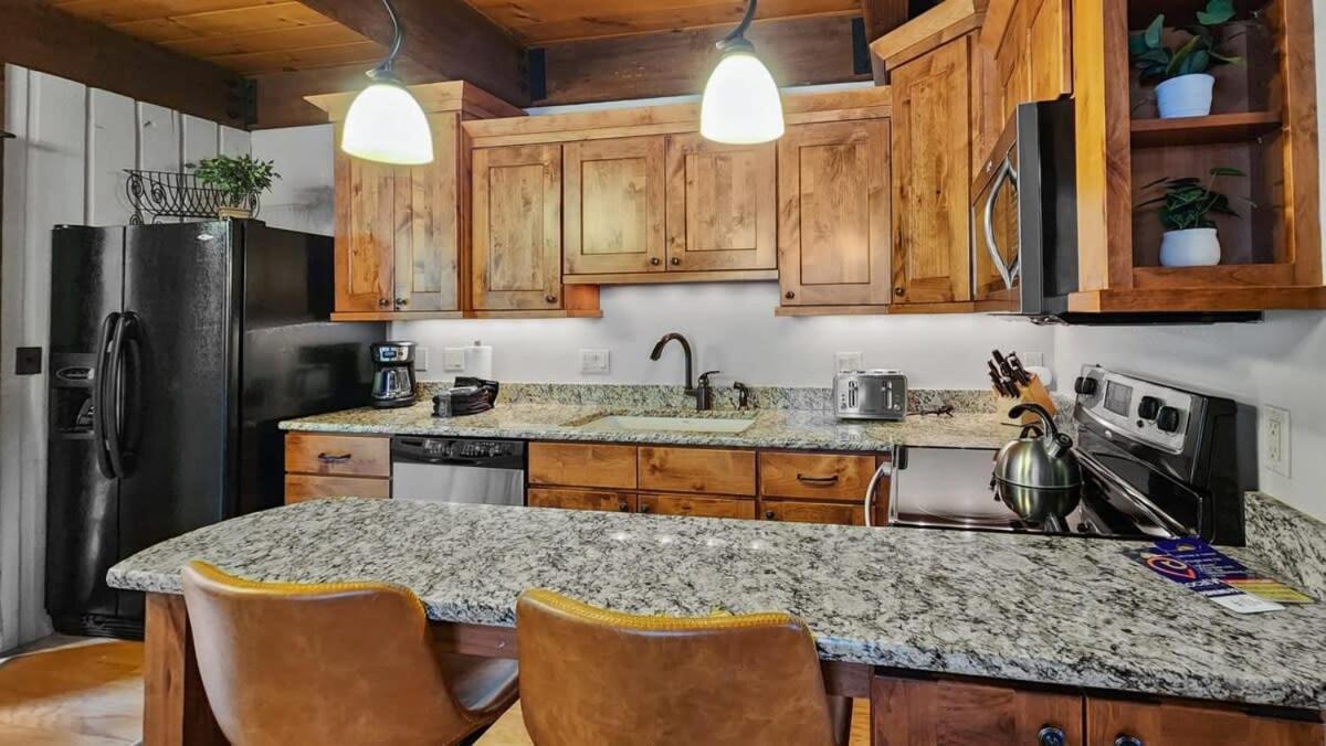 Cozy 2 Bedroom Condo In Town Walk To Main St Skiing 브레켄리지 외부 사진